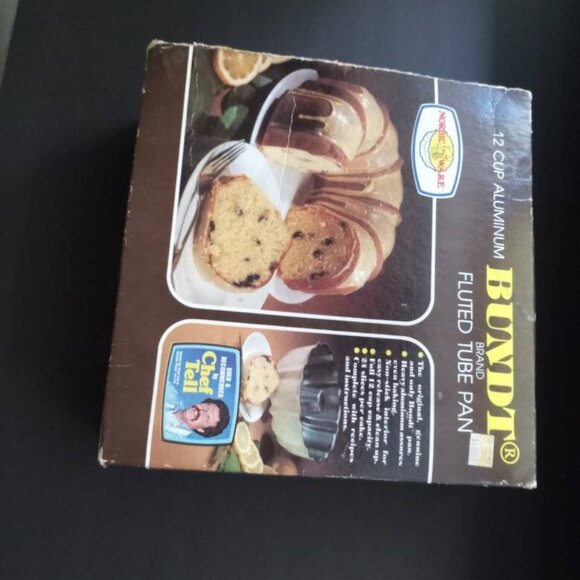 Vintage 12 Cup Aluminum Nordic Ware Yellow Bundt Pan With Box! Baking Kitchen - Picture 4 of 9